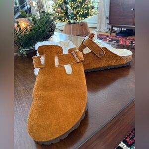 BIRKENSTOCK Boston Shearling Clogs, like new! Size 39